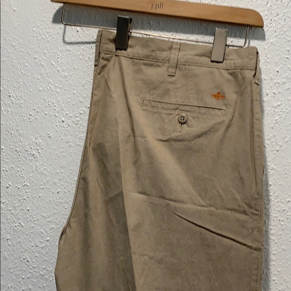 Men’s dockers khakis